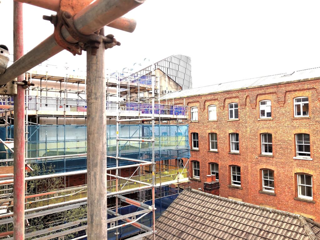 Halo under scaffold
